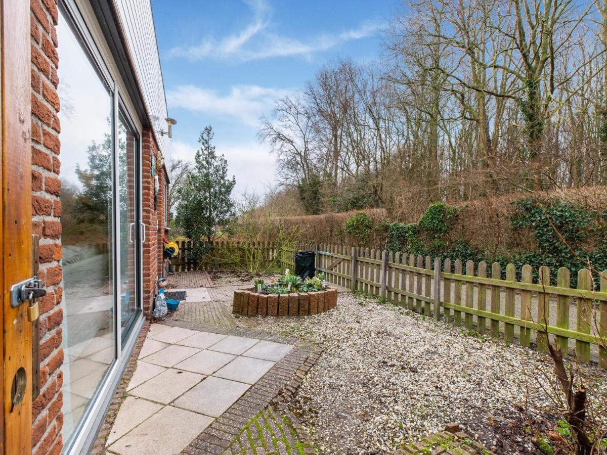 Endearing Holiday Home In Noordwijkerhout With Garden Bbq Exteriör bild