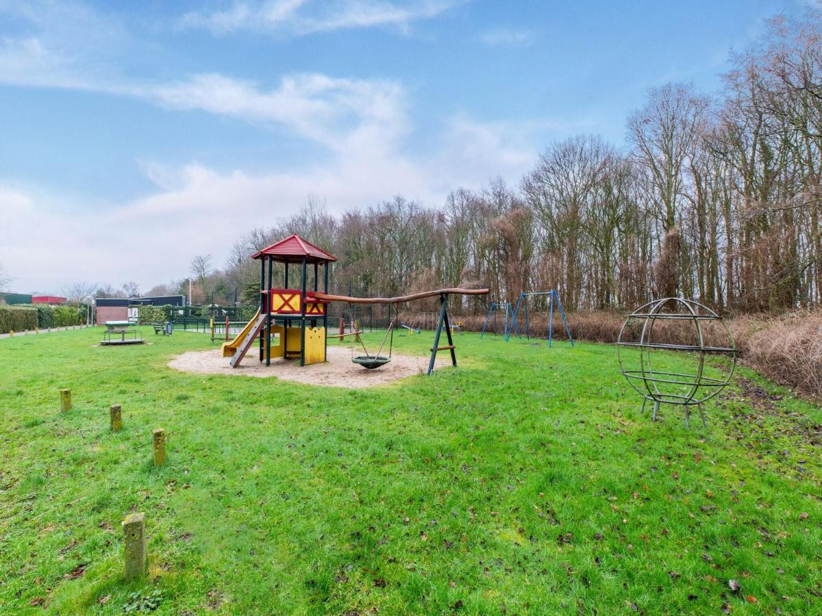 Endearing Holiday Home In Noordwijkerhout With Garden Bbq Exteriör bild